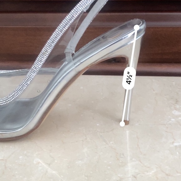 Cinderella style glass slipper JLO show stopper - Picture 4 of 4